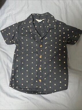 Kids Short Sleeve Navy Button-Up Shirt with Sailboat Print